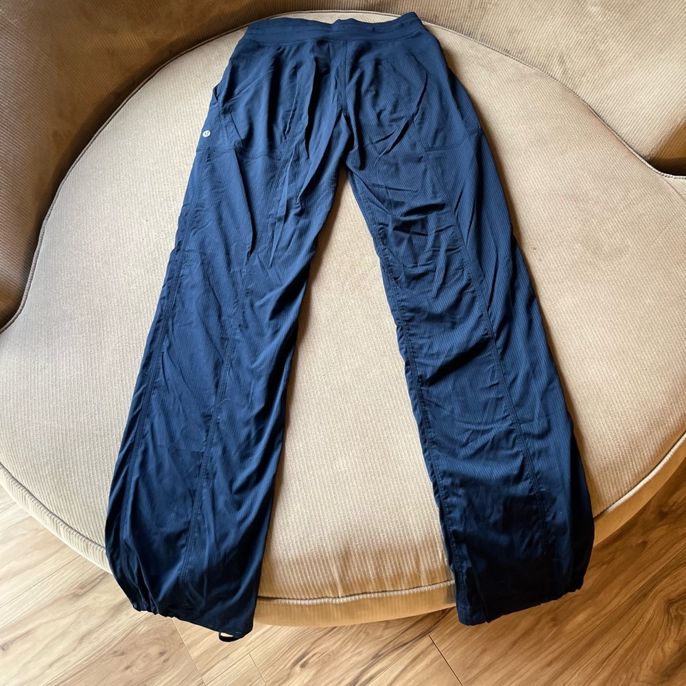 Lululemon Dance Studio Mid-Rise Pant Regular / Women’s Size 4 / True Navy